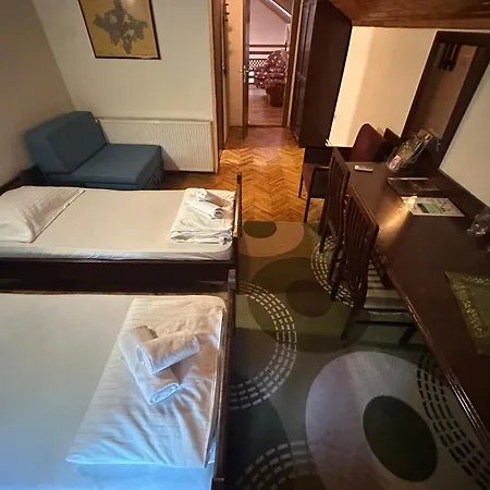 Prenociste Regina Apartmanhotel 3*