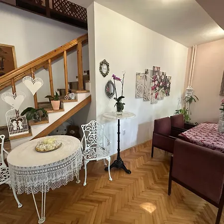 Prenociste Regina 帕利克