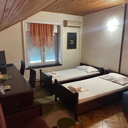 Prenociste Regina 公寓式酒店 帕利克